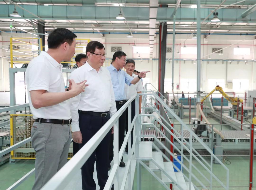 重磅要闻丨湖北省委书记一行莅临ATM娱乐汉川生产基地考察调研